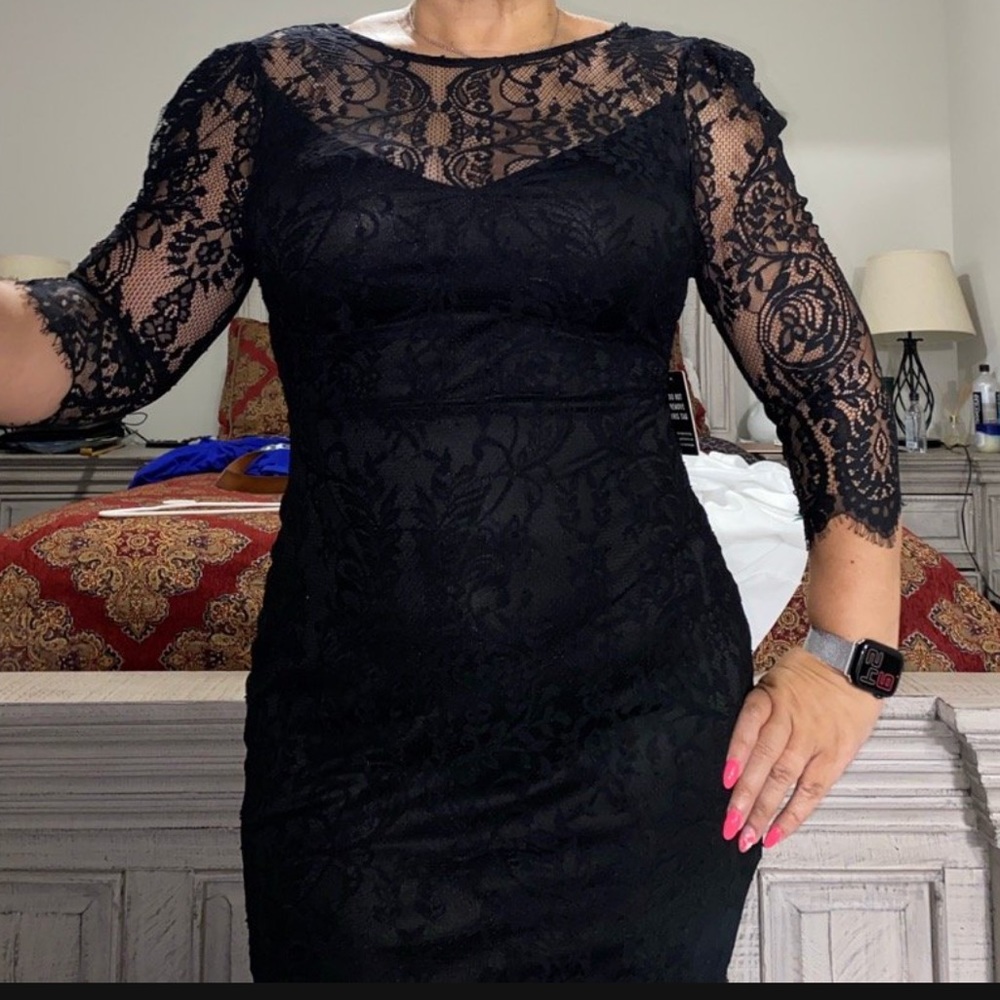 EXPRESS Lace dress - size M